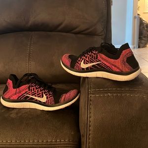 Nike womens flyknit sneakers